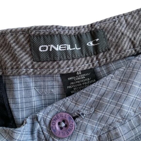 O'Neill Gray Plaid Flat Front Shorts - Size 40 - Picture 3 of 6